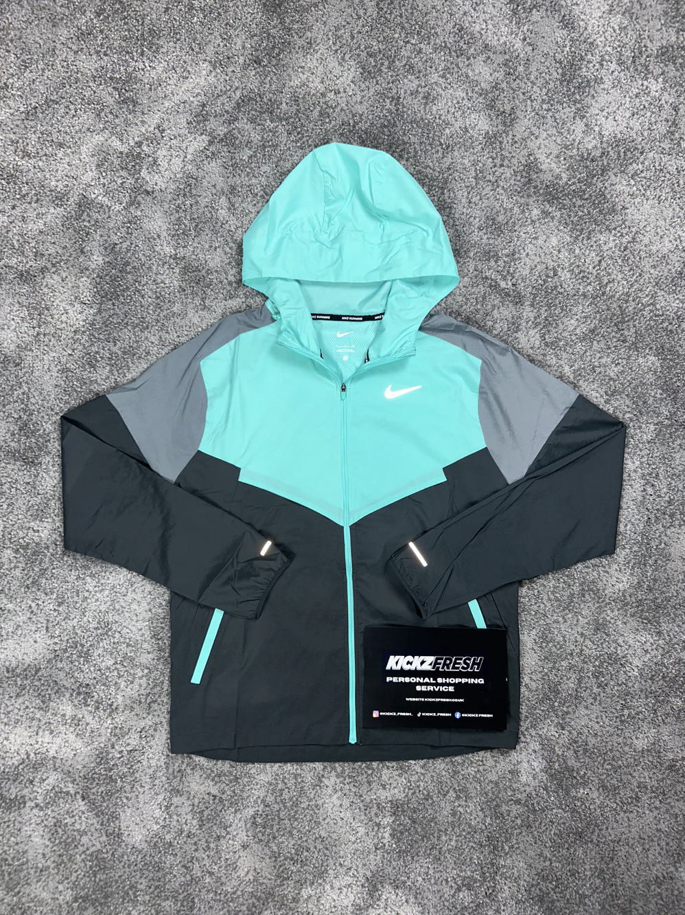 NIKE WINDRUNNER JAS HYPER TURKOOIS ANTRACIET