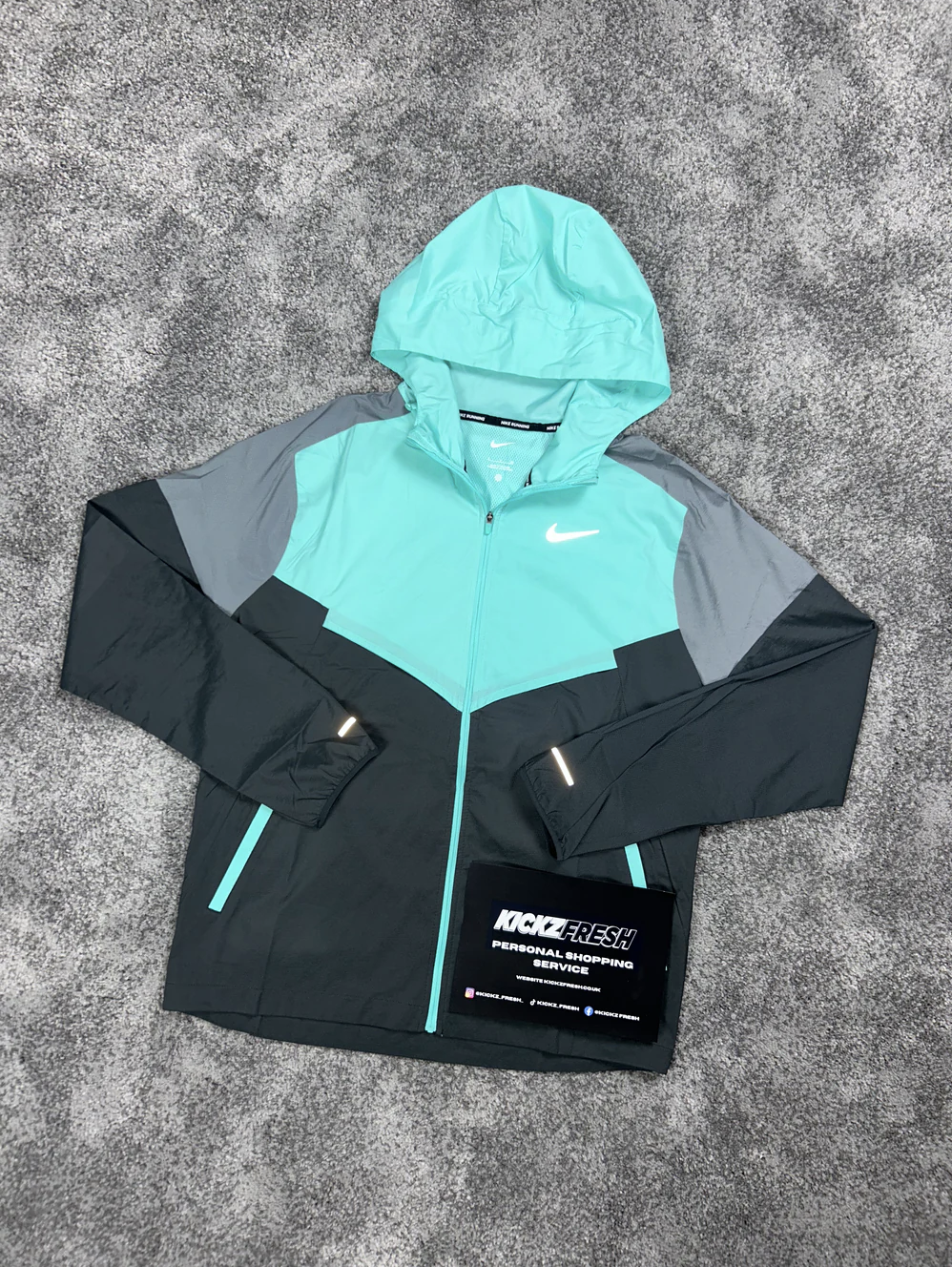NIKE WINDRUNNER JAS HYPER TURKOOIS ANTRACIET