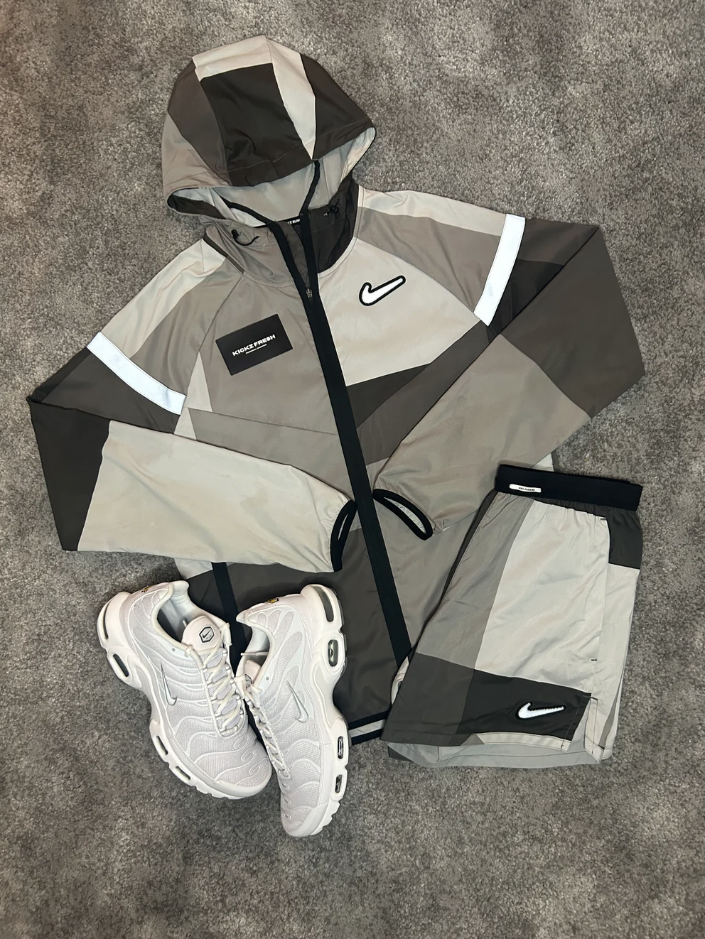 NIKE WILDRUN PATCH WORK-SET IN GRIJS VOOR HEREN