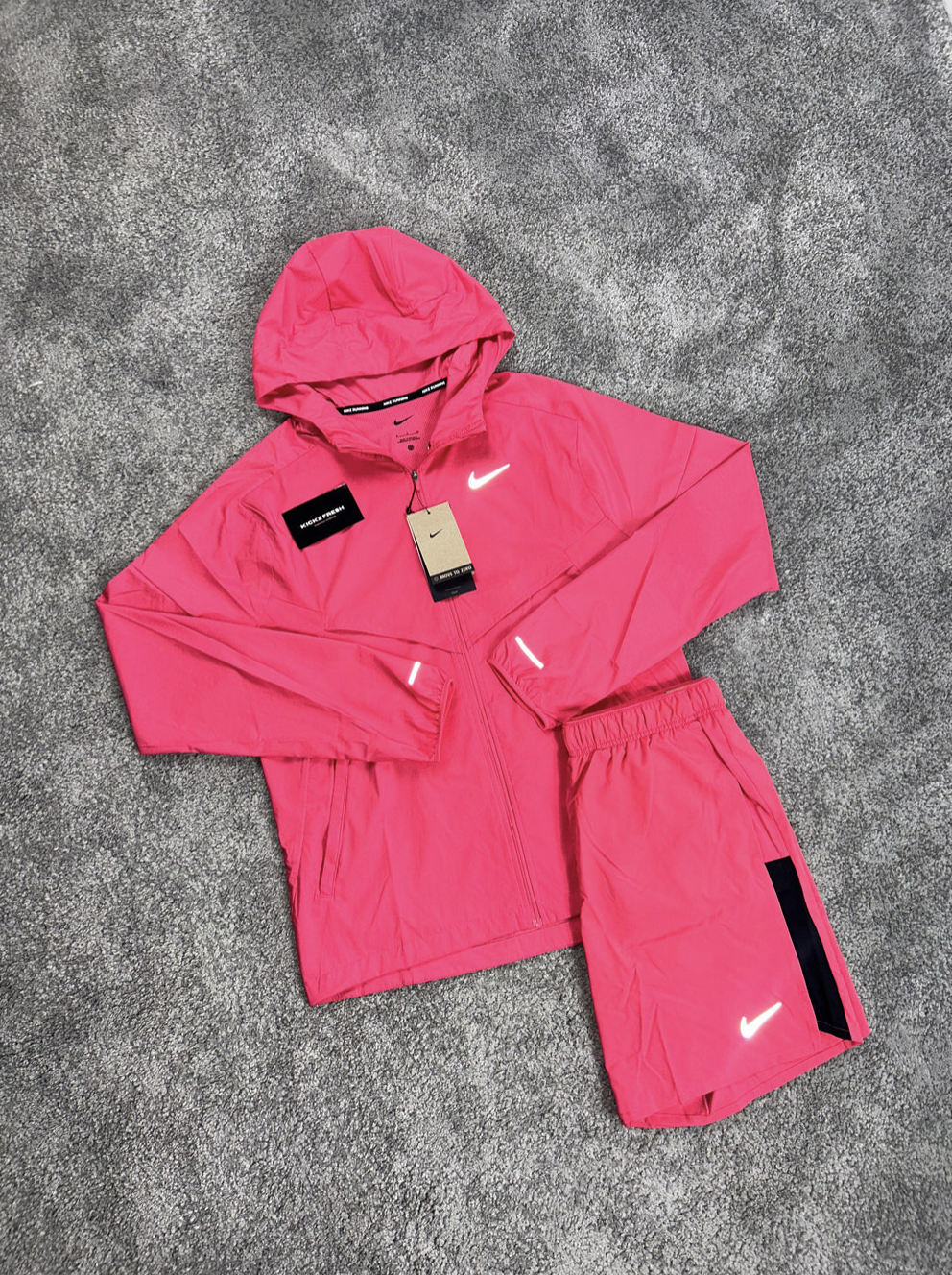NIKE WINDRUNNER-SET IN ADOBE ROSE VOOR HEREN