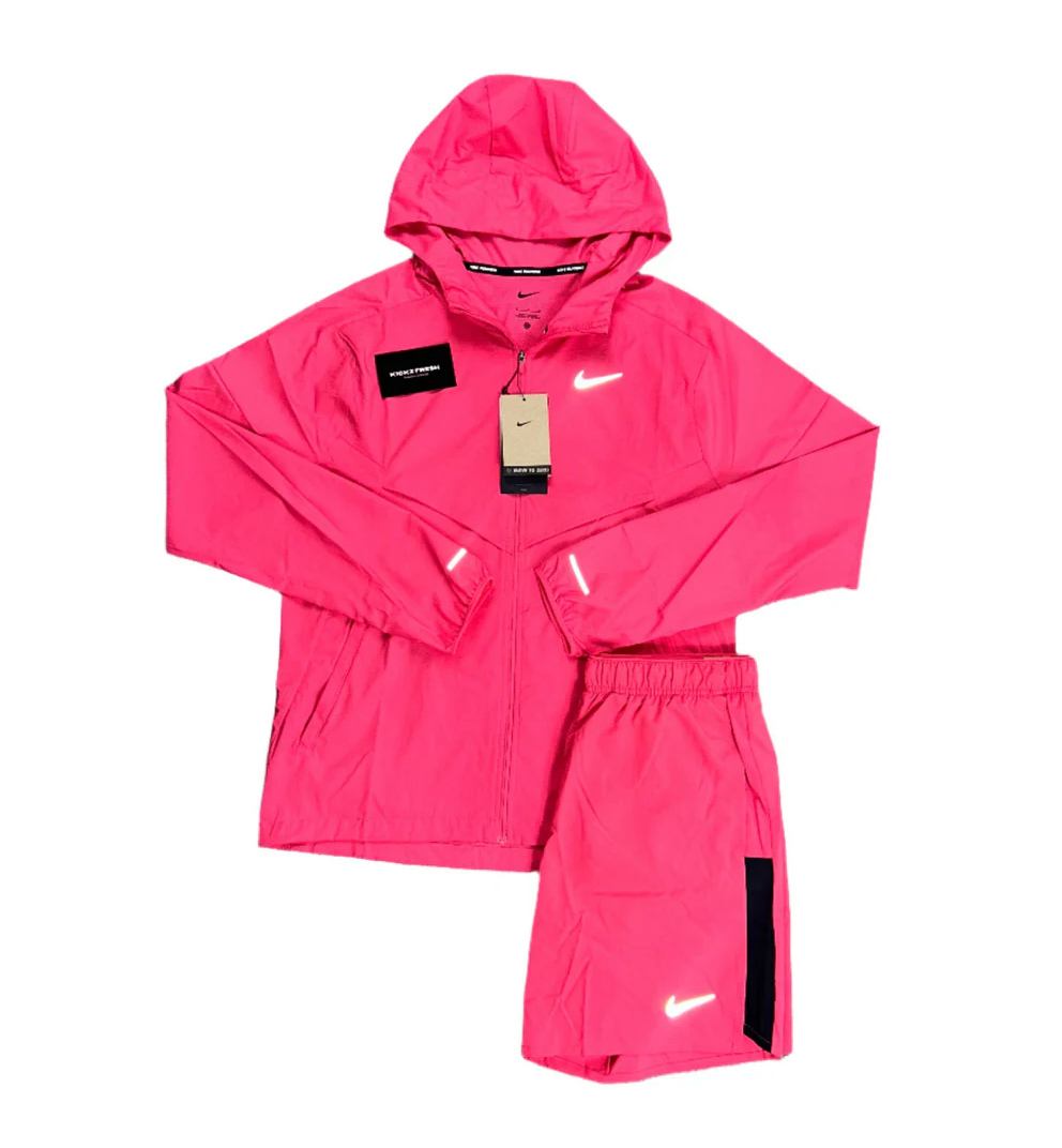 NIKE WINDRUNNER-SET IN ADOBE ROSE VOOR HEREN