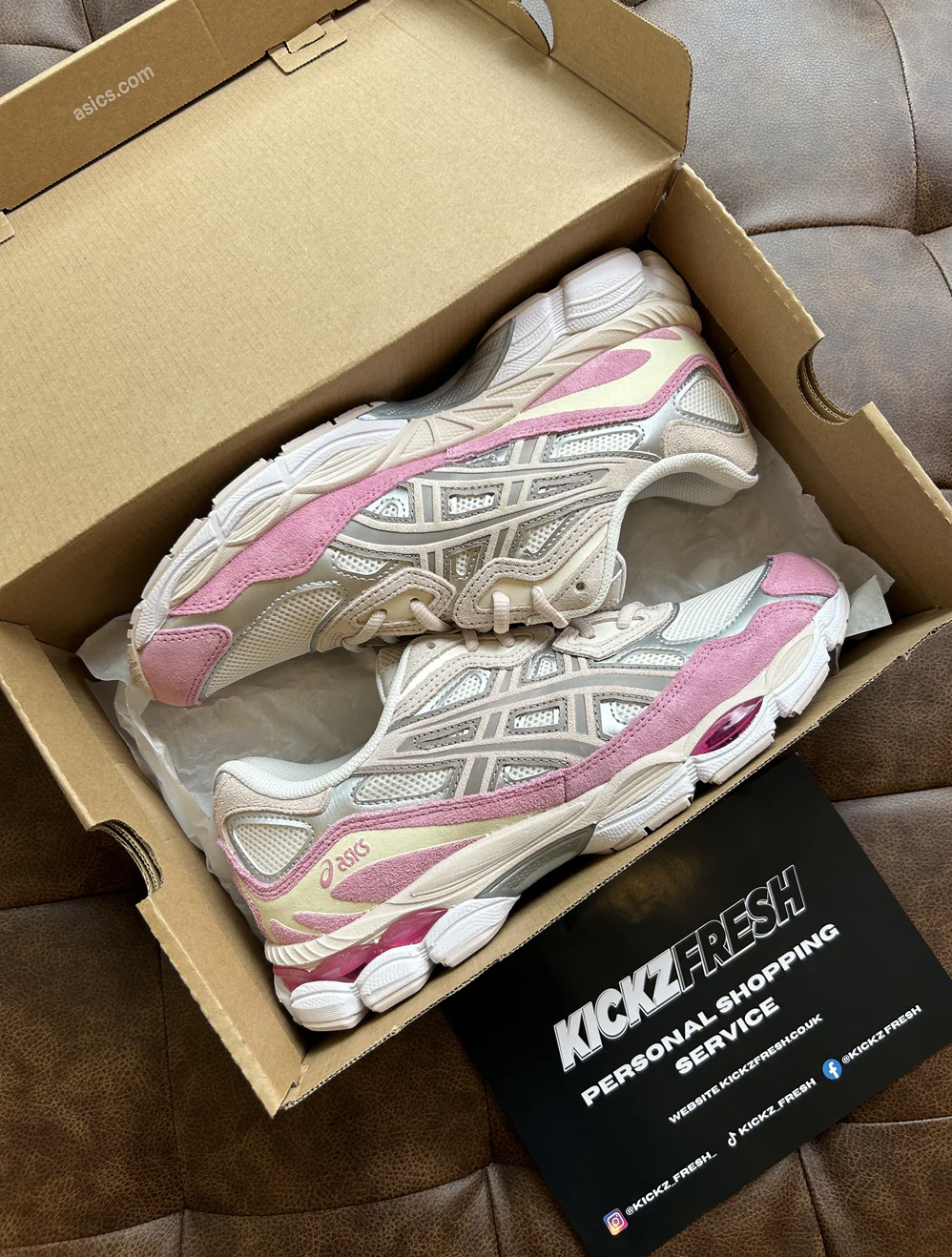 ASICS GEL NYC IN CRÈME EN ROZE