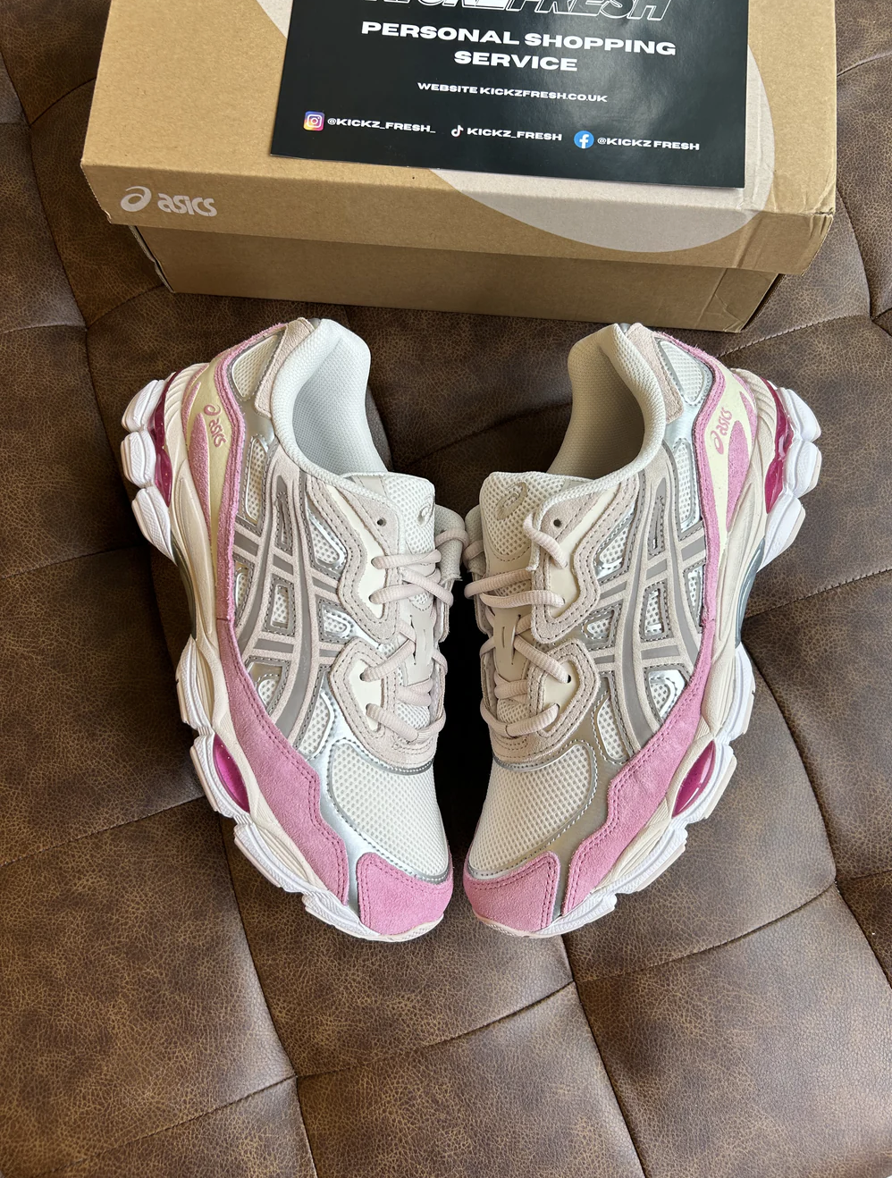 ASICS GEL NYC IN CRÈME EN ROZE