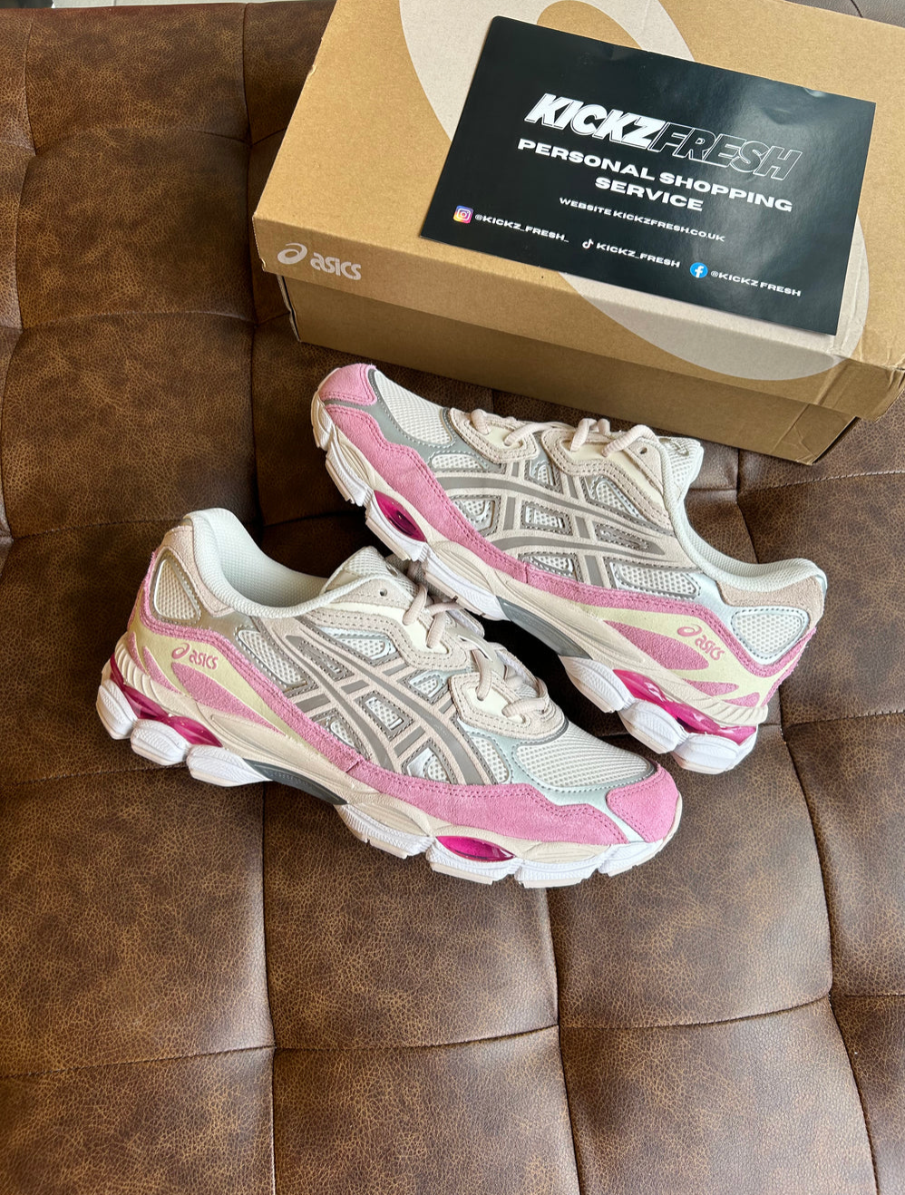 ASICS GEL NYC IN CRÈME EN ROZE