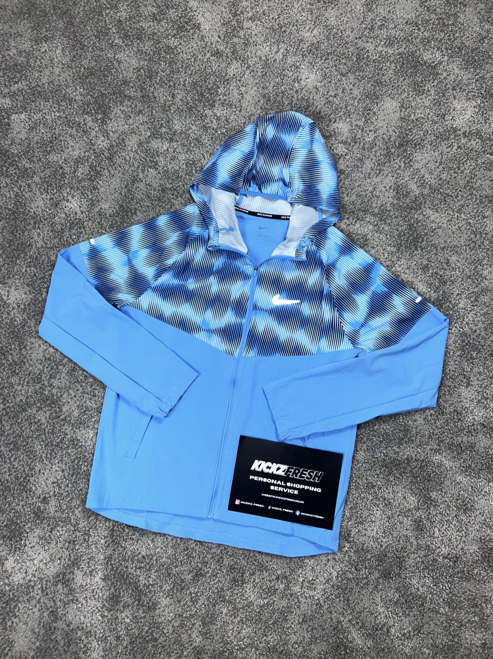 NIKE WINDRUNNER-JAS SOUNDWAVE IN UNIVERSITY BLUE