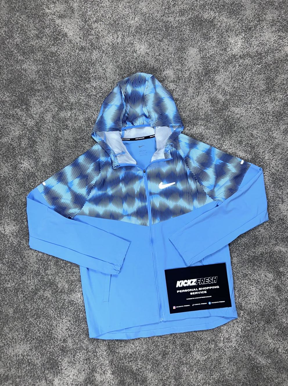 NIKE WINDRUNNER-JAS SOUNDWAVE IN UNIVERSITY BLUE