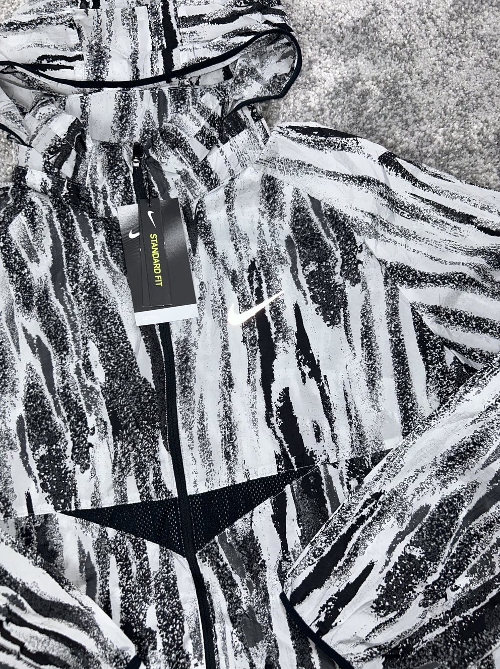 NIKE WINDRUNNER-JAS MET ZEBRAPRINT "ZWART WIT"
