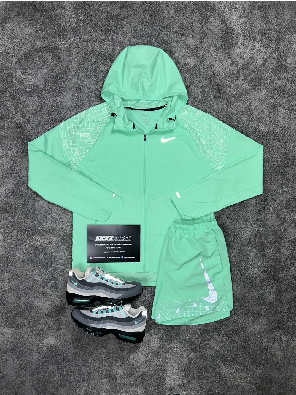 NIKE DIVISION MINT GROEN WINDRUNNER HEREN SET
