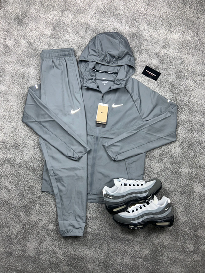 GRIJS TRAININGSPAK NIKE REPEL CHALLENGER