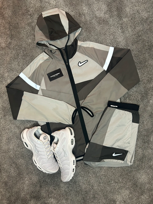 NIKE WILDRUN PATCH WORK-SET IN GRIJS VOOR HEREN