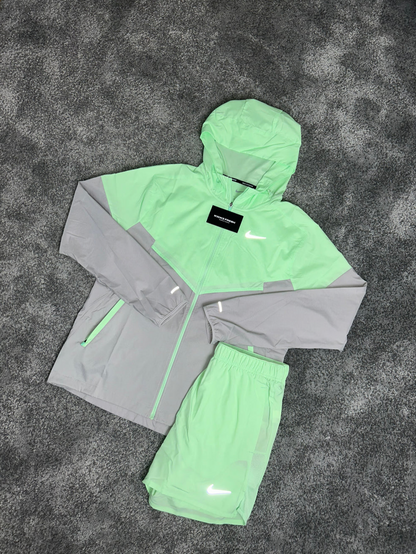 NIKE REPEL WINDRUNNER-SET IN VAPORMUNT VOOR HEREN
