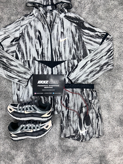NIKE WINDRUNNER-SET MET ZEBRAPRINT VOOR HEREN