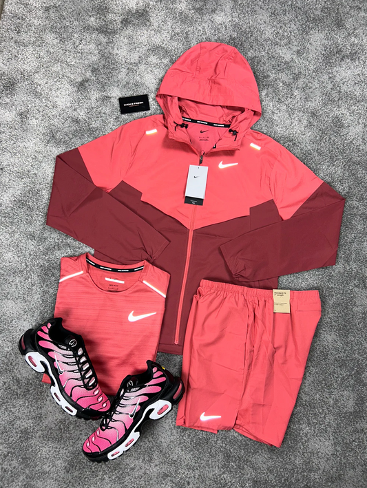 NIKE WINDRUNNER 3-DELGIGE SET IN ADOBE ROOD VOOR HEREN