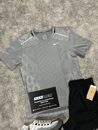 NIKE MILER TOKYO-SET IN GRIJS VOOR HEREN